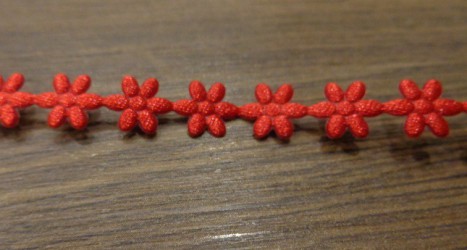 Juostelė Smulkios Gėlės raudona (20 cm)