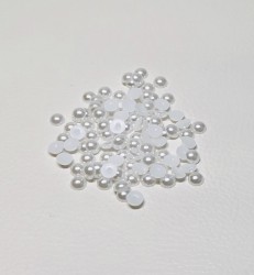 Pusiniai akriliniai perliukai Balti (8 mm apie 100 vnt)