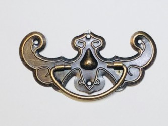 Ažūrinė rankenėlė (žalvario spalva)