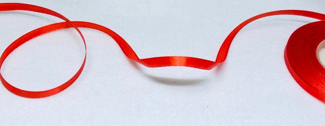 Satininės juostelė Raudona (0,6cm pločio, 1m)